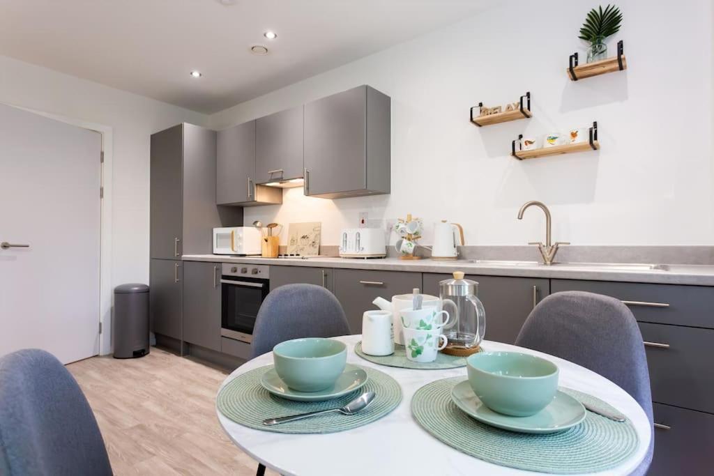 Polly'S Place Apartment Taunton & Free Off Road Parking & Wifi Eksteriør billede