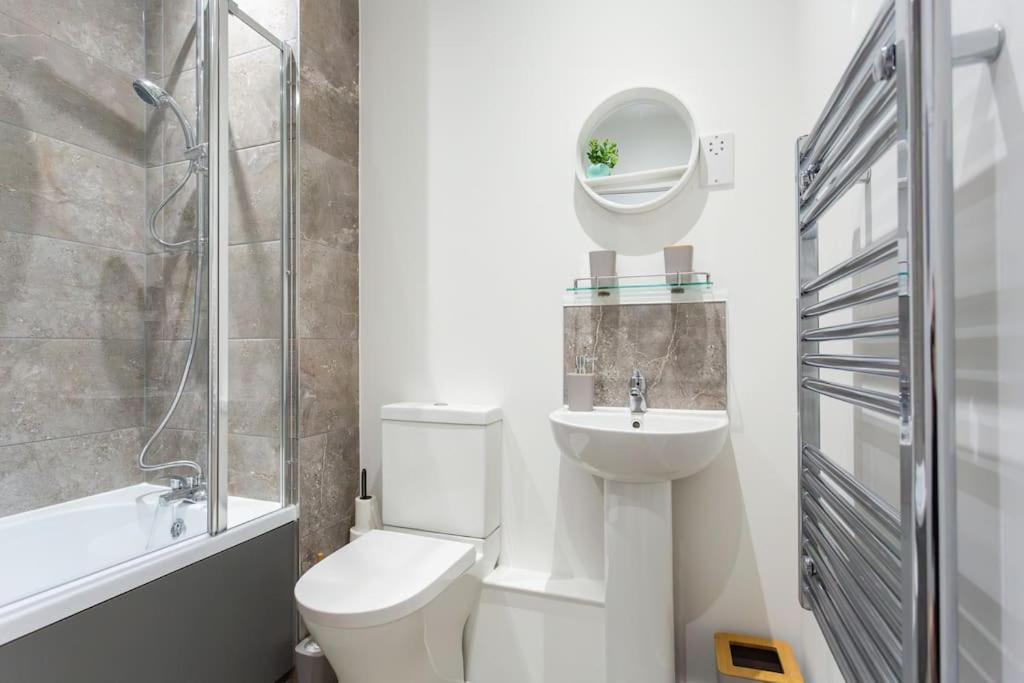 Polly'S Place Apartment Taunton & Free Off Road Parking & Wifi Eksteriør billede
